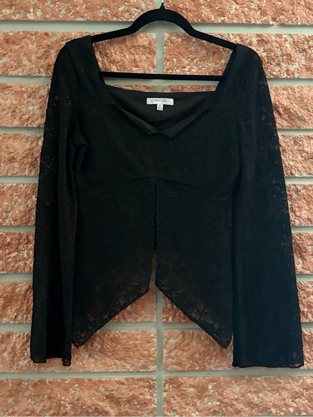 🌟 Black Lace Long-Sleeve Split Hem Women’s Blouse
